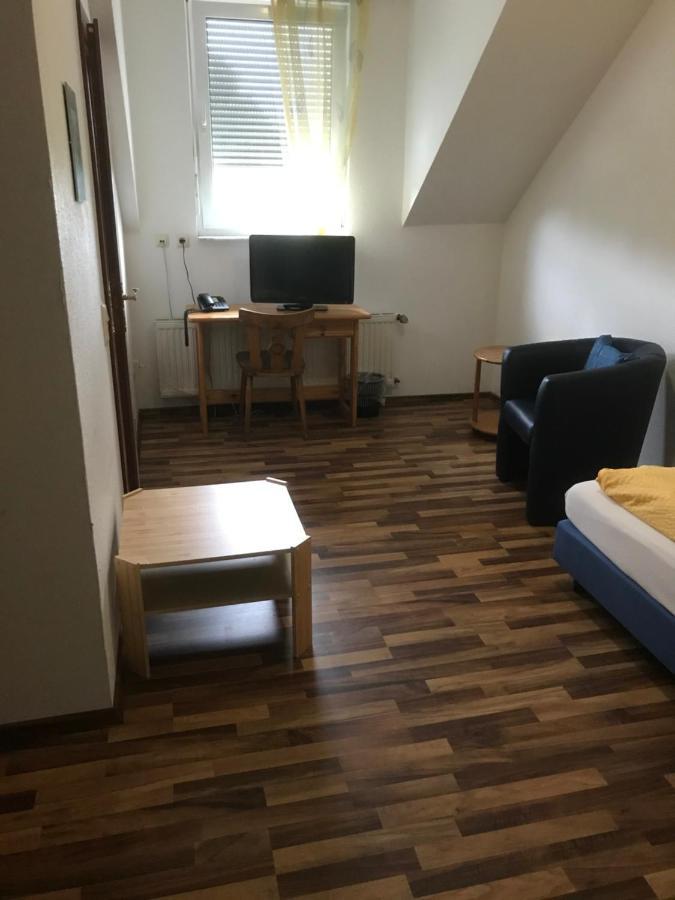 Hotel Kaufmann Rommerskirchen Bagian luar foto